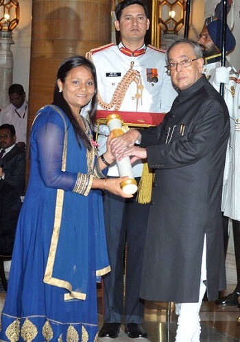 Receiving the Padma Shri from president Source: YourStory